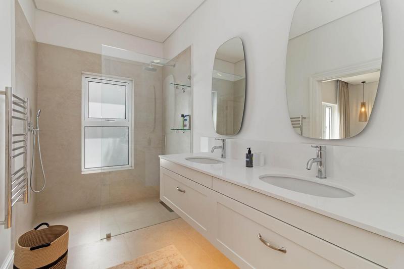 To Let 5 Bedroom Property for Rent in Steenberg Estate Western Cape